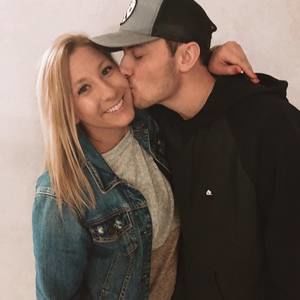 Meet your Posher, Alli